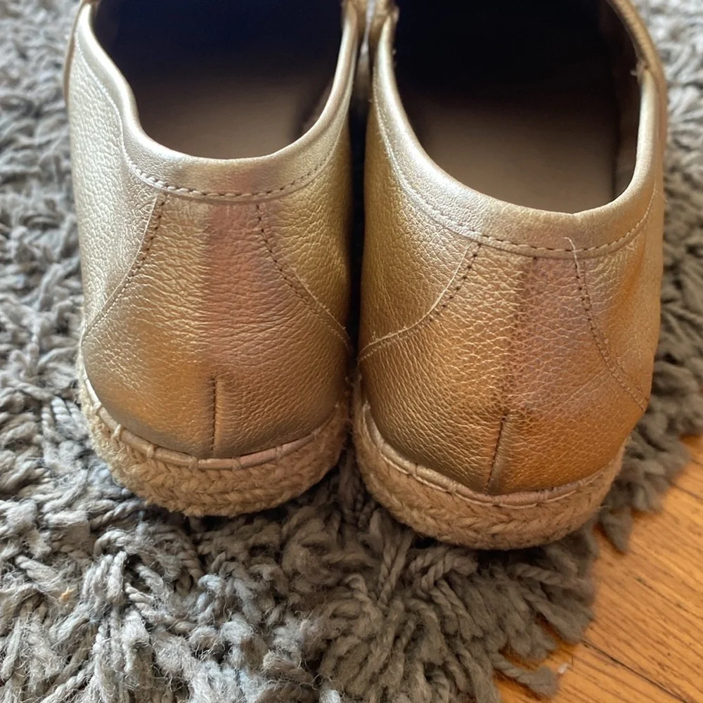 Chocolat Blu Shoes Womens Espadrille Slip On Flats Gold Faux Leather Casual 37